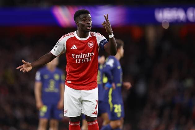 Arsenal gegen Atletico Madrid 21. Oktober 2025, London UEFA-Champions-League-Phase Arsenal gegen Atletico Madrid Bukayo Saka von Arsenal appelliert an einen Schiedsrichter Foto Jacques Feeney Abseits London UK  Copyright: xJacquesxFeeneyx xOffsidexOffside