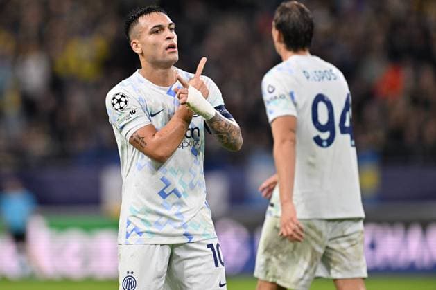 251021 Royale Union Saint-Gilloise vs FC Internazionale Milano Lautaro Martinez (10) of Inter celebrates after scoring the 0-2 goal during the Uefa Champions League third matchday in the League phase game in season 2025 - 2026 between Royale Union Saint-Gilloise and FC Internazionale Milano on October 21 , 2025 in Anderlecht, Belgium. (Photo by David Catry isosport) Anderlecht Belgium  Copyright: xDavidxCatryx 20251021DC2_2739