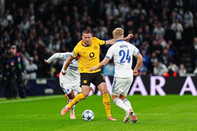 Waldemar Anton Borussia Dortmund, 03 , Birger Meling FC Copenhagen, 24 DEN, FC Copenhagen vs Borussia Dortmund, Football, UEFA Champions League, Matchday 3, 2025 2026 season, 21 10 2025 DEN, FC Copenhagen vs Borussia Dortmund, Football, UEFA Champions League, Matchday 3, 2025 2026 season, 21 10 2025 Copenhagen Copyright: xEibner-Pressefoto MarcelxvonxFehrnx EP_MFN