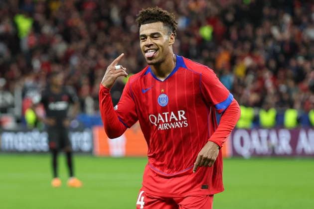 Champions League Bayer 04 Leverkusen Paris Saint Germain on 21 10 2025 at the BayArena in Leverkusen Cheers, goal celebration, goal scorer, goal scorer Desire Doue Paris 14 cheers after his goal for 1 to 4 MH