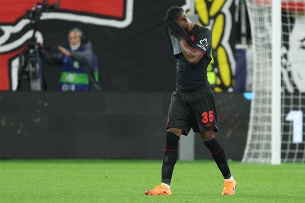 Champions League Bayer 04 Leverkusen Paris Saint Germain on 21 10 2025 at the BayArena in Leverkusen Christian Kofane Leverkusen 35 dissatisfied, disappointed, disappointed, dejected MH