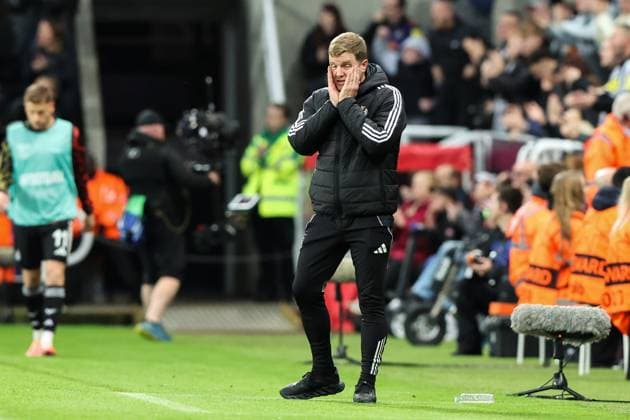 Newcastle Upon Tyne, England, 21st October 2025. Eddie Howe manager of Newcastle United reacts during the Newcastle United vs Benfica UEFA Champions League match at St. James Park, Newcastle Upon Tyne. Picture credit should read: Nigel Roddis Sportimage EDITORIAL USE ONLY. No use with unauthorised audio, video, data, fixture lists, club league logos or live services. Online in-match use limited to 120 images, no video emulation. No use in betting, games or single club league player publications. SPI_034_NR_NEWC_BENF SPI-4229-0033