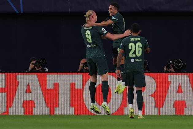 Erling Haaland ( 9 - Manchester City) celebrates his goal with Savinho ( 26 - Manchester City) and Rico Lewis ( 82 - Manchester City) during Villarreal CF vs Manchester City FC, UEFA Champions League football match in Vila-real, Spain, October 21 2025  Copyright: xNicolaxMastronardi IPAxSportx xipa-agency.netx xx IPA_66904335 IPA_Agency_IPA66904335