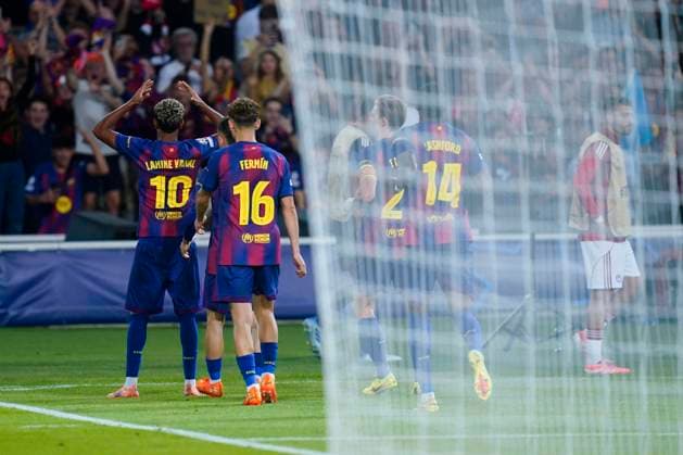 ESP: FC Barcelona, Barca v Olympiacos FC. UEFA Champions League. Matchday 3. Lamine Yamal of FC Barcelona celebrates the 3-1 during the UEFA Champions League match, between FC Barcelona and Olympiacos FC, Lluis Companys Stadium on October 21, 2025 in Barcelona, Spain. kpng Copyright: xSergioxRuizx xImagox PS_2501021_BAR_OLY_2526_055