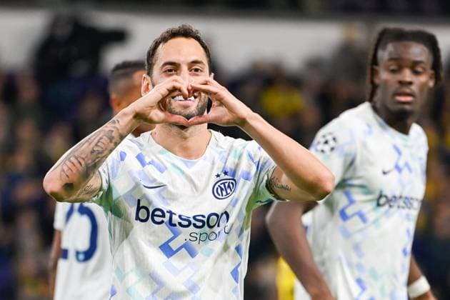 Royale Union Saint-Gilloise v Inter Milan - UEFA Champions League BRUSSELS, BELGIUM - OCTOBER 21 : Calhanoglu Hakan midfielder of FC Internazionale Milano celebrating scoring a goal during the UEFA Champions League 2025 26 League Phase MD3 match between Royale Union Saint-Gilloise and Inter Milan on October 21, 2025 in Brussels, Belgium, 21 10 2025 Brussels Belgium  Copyright: xNicoxVereeckenx