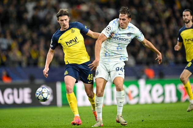 Royale Union Saint-Gilloise v Inter Milan - UEFA Champions League BRUSSELS, BELGIUM - OCTOBER 21 : Leysen Fedde defender of Union Saint-Gilloise and Esposito Pio forward of FC Internazionale Milano in action during the UEFA Champions League 2025 26 League Phase MD3 match between Royale Union Saint-Gilloise and Inter Milan on October 21, 2025 in Brussels, Belgium, 21 10 2025 Brussels Belgium  Copyright: xNicoxVereeckenx