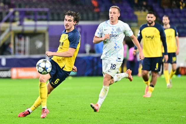 Royale Union Saint-Gilloise v Inter Milan - UEFA Champions League BRUSSELS, BELGIUM - OCTOBER 21 : Van De Perre Kamiel midfielder of Union Saint-Gilloise in action during the UEFA Champions League 2025 26 League Phase MD3 match between Royale Union Saint-Gilloise and Inter Milan on October 21, 2025 in Brussels, Belgium, 21 10 2025 Brussels Belgium  Copyright: xPeterxDexVoechtx