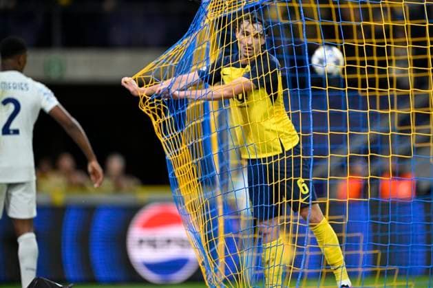 Royale Union Saint-Gilloise v Inter Milan - UEFA Champions League BRUSSELS, BELGIUM - OCTOBER 21 : Van De Perre Kamiel midfielder of Union Saint-Gilloise dejected after an opponent s goal during the UEFA Champions League 2025 26 League Phase MD3 match between Royale Union Saint-Gilloise and Inter Milan on October 21, 2025 in Brussels, Belgium, 21 10 2025 Brussels Belgium  Copyright: xNicoxVereeckenx