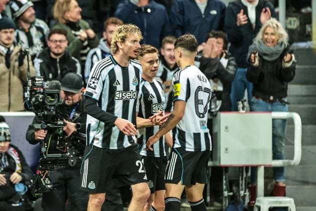 UEFA Champions League Matchday 3 of 8 Newcastle United v Benfica Harvey Barnes of Newcastle United celebrates his goal to make it 2-0 during the UEFA Champions League Matchday 3 of 8 Newcastle United vs Benfica at St. James s Park, Newcastle, United Kingdom, 21st October 2025 (Photo by Mark Cosgrove News Images) Newcastle St. James s Park Tyne and Wear United Kingdom Copyright: xMarkxCosgrove NewsxImagesx
