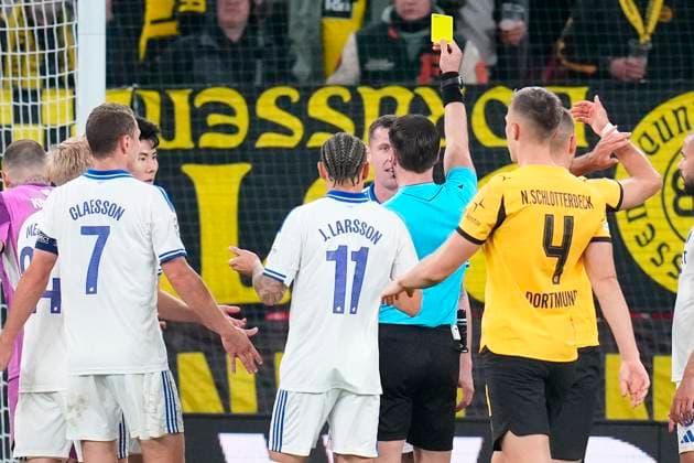 Champions League FC Copenhagen Borussia Dortmund Referee Danny Makkelie awards a penalty to Borussia Dortmund during the Champions League match between FC Copenhagen and Borussia Dortmund at Parken in Copenhagen on Tuesday, October 21, 2025 Photo Liselotte Sabroe Scanpix 2025 , Copenhagen Denmark  Copyright: LiselottexSabroex spdk20251021-221933-L