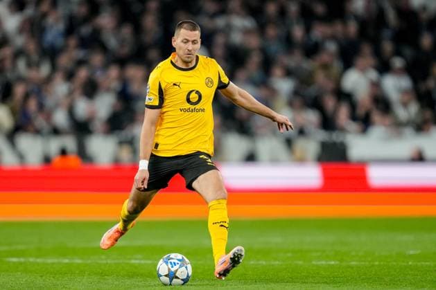 Waldemar Anton (Borussia Dortmund) controls the Ball during the UEFA Champions League 2025 26 League Phase MD3 match between F.C. Copenhagen and Borussia Dortmund at Parken Stadium on October 21, 2025 in Copenhagen, Denmark. (Photo by Alex Gottschalk DeFodi Images) Waldemar Anton Borussia Dortmund controls the Ball during the UEFA Champions League 2025 26 League Phase MD3 match between F C Copenhagen and Borussia Dortmund at Parken Stadium on October 21, 2025 in Copenhagen, Denmark Photo by Alex Gottschalk DeFodi Images