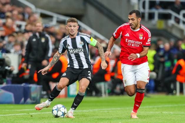 Newcastle United UEFA Champions League Kieran Trippier Of Newcastle United battles with Evangelos Pavlidis Of Benfica during the Newcastle United v S.L Benfica UEFA Champions League Round 1 League stage match at St. James Park, Newcastle Upon Tyne, England on 21 October 2025 Credit: Lee Keuneke Every Second Media Editorial use only. All images are copyright Every Second Media Limited. No images may be reproduced without prior permission. Copyright: xIMAGO EveryxSecondxMediax ESM-1628-0076 LeexKeunekex xEveryxSecondxMediax