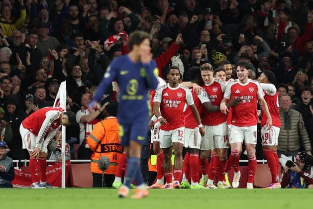 London, England, 21st October 2025. Viktor Gyokeres (C) of Arsenal celebrates after scoring to make it 3-0 during the Arsenal vs Atletico Madrid UEFA Champions League match at the Emirates Stadium, London. Picture credit should read: Kieran Cleeves Sportimage EDITORIAL USE ONLY. No use with unauthorised audio, video, data, fixture lists, club league logos or live services. Online in-match use limited to 120 images, no video emulation. No use in betting, games or single club league player publications. SPI_071_KC_Arsenal_v_Atletico_Madrid SPI-4228-0072