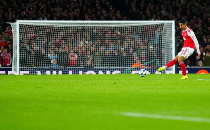 William Saliba of Arsenal Arsenal v Atletico Madrid, UEFA Champions League, Group Stage, Football, Emirates Stadium, London, UK - 21 Oct 2025London Emirates Stadium United Kingdom EDITORIAL USE ONLY No use with unauthorised audio, video, data, fixture lists, club league logos or live services. Online in-match use limited to 120 images, no video emulation. No use in betting, games or single club league player publications. Copyright: xJavierxGarcia Shutterstockx 15552302ec