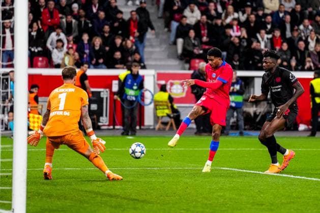 LEVERKUSEN, GERMANY - OCTOBER 21: Senny Mayulu of Paris Saint-Germain shoots at goal during the UEFA Champions League 2025 26 League Phase MD3 match between Bayer 04 Leverkusen and Paris Saint-Germain at BayArena on October 21, 2025 in Leverkusen, Germany. (Photo by Rene Nijhuis) SPO  Copyright: xRenexNijhuis