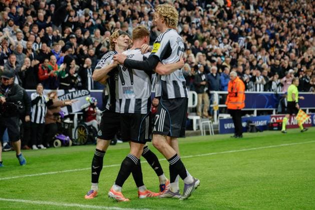 21st October 2025; St James Park, Newcastle, England; UEFA Champions League Football, Newcastle United versus Benfica; Harvey Barnes of Newcastle United celebrates scoring his sides third goal of the match in 83rd minute for 3-0  CraigxCowan