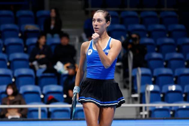 October 22, 2025, Tokyo, Japan: McCartney KESSLER (USA) in action against Linda NOSKOVA (CZE) during their match at the Toray Pan Pacific Open Tennis at Ariake Colosseum in Tokyo. The tournament runs from October 20 to 36. Noskova won 7-5, 3-6, 4-6. Tokyo Japan - ZUMAm191 20251022_aap_m191_007 Copyright: xRodrigoxReyesxMarinx