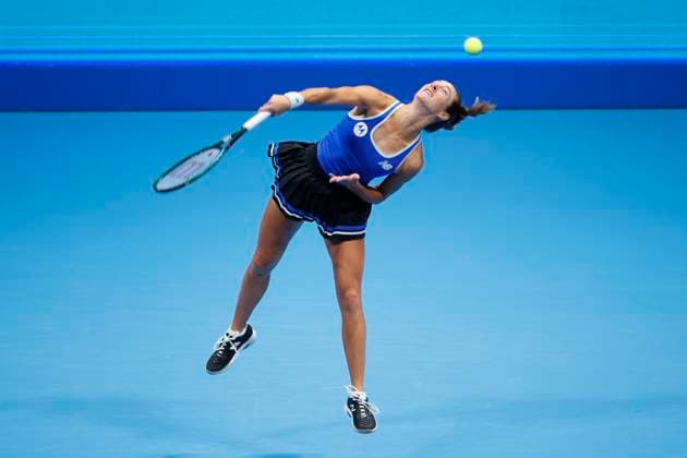October 22, 2025, Tokyo, Japan: McCartney KESSLER (USA) serves against Linda NOSKOVA (CZE) during their match at the Toray Pan Pacific Open Tennis at Ariake Colosseum in Tokyo. The tournament runs from October 20 to 36. Noskova won 7-5, 3-6, 4-6. Tokyo Japan - ZUMAm191 20251022_aap_m191_036 Copyright: xRodrigoxReyesxMarinx