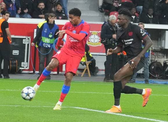 FOOTBALL - CHAMPION LEAGUE - BAYER 04 LEVERKUSEN - PARIS SAINT GERMAIN 24 Senny Mayulu of Paris Saint Germain During the 3rd day of the Champions League between Bayer 04 Leverkusen and Paris Saint Germain on October 21, 2025 at the BayArena in Leverkusen, Germany - photo Laurent Lairys PSNEWZ LeverkusenGermany  Copyright: xLaurentxLairysx