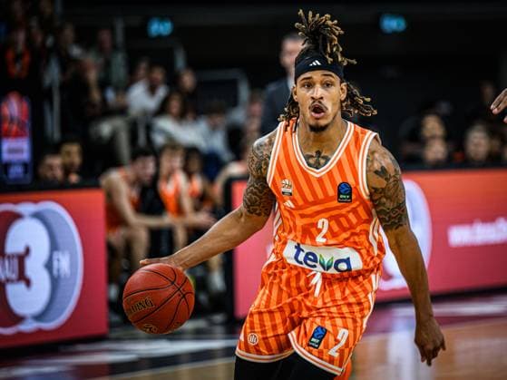 Bryce Brown (ratiopharm ulm) in Aktion, am Ball, Einzelaktion waehrend des EuroCup spiels zwischen ratiopharm ulm v Besiktas GAIN Istanbul in der ratiopharm Arena am 21. October 2025 in Neu-Ulm, Deutschland. (Foto von Harry Langer DeFodi Images) +++ Bryce Brown (ratiopharm ulm) controls the Ball during the EuroCup match between ratiopharm ulm v Besiktas GAIN Istanbul at ratiopharm Arena on October 21, 2025 in Neu-Ulm, Germany. (Photo by Harry Langer DeFodi Images) (Photo by Harry Langer DeFodi Images) Bryce Brown ratiopharm ulm in action, on the ball, individual action during the EuroCup match between ratiopharm ulm v Besiktas GAIN Istanbul at ratiopharm Arena on October 21, 2025 in Neu Ulm, Germany Photo by Harry Langer DeFodi Images Bryce Brown ratiopharm ulm controls the Ball during the EuroCup match between ratiopharm ulm v Besiktas GAIN Istanbul at ratiopharm Arena on October 21, 2025 in Neu Ulm, Germany Photo by Harry Langer DeFodi Images Photo by Harry Langer DeFodi Images
