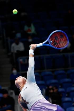 October 22, 2025, Tokyo, Japan: Diana SHNAIDER (RUS) serves against Anna KALINSKAYA (RUS) during their match (Round of 16) at the Toray Pan Pacific Open Tennis at Ariake Colosseum in Tokyo. The tournament runs from October 20 to 36. Tokyo Japan - ZUMAm191 20251022_aap_m191_037 Copyright: xRodrigoxReyesxMarinx