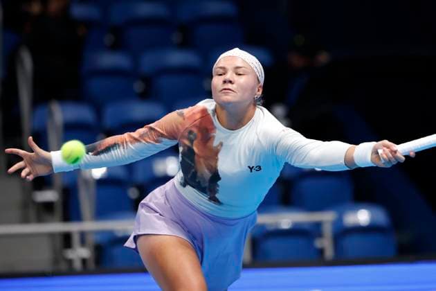 October 22, 2025, Tokyo, Japan: Diana SHNAIDER (RUS) returns a shot against Anna KALINSKAYA (RUS) during their match (Round of 16) at the Toray Pan Pacific Open Tennis at Ariake Colosseum in Tokyo. The tournament runs from October 20 to 36. Tokyo Japan - ZUMAm191 20251022_aap_m191_038 Copyright: xRodrigoxReyesxMarinx