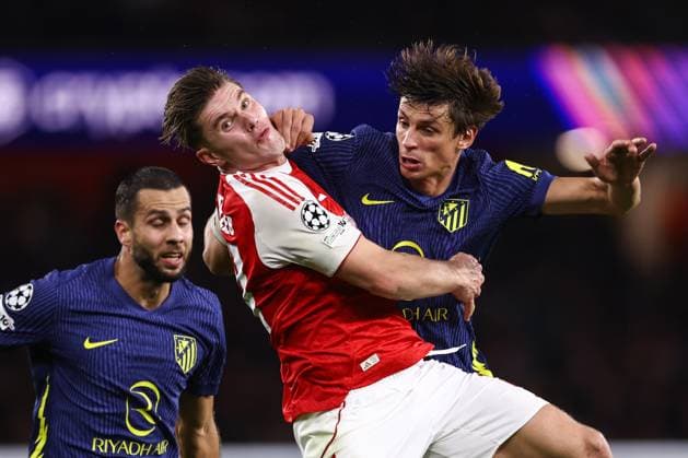 Arsenal gegen Atletico Madrid 21. Oktober 2025, London UEFA-Champions-League-Phase Arsenal gegen Atletico Madrid Viktor Gyokeres von Arsenal und Robin Le Normand von Atletico Madrid Foto Jacques Feeney Abseits London UK  Copyright: xJacquesxFeeneyx xOffsidexOffside