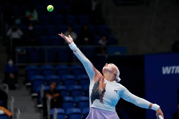 October 22, 2025, Tokyo, Japan: Diana SHNAIDER (RUS) serves against Anna KALINSKAYA (RUS) during their match (Round of 16) at the Toray Pan Pacific Open Tennis at Ariake Colosseum in Tokyo. The tournament runs from October 20 to 36. Tokyo Japan - ZUMAm191 20251022_aap_m191_049 Copyright: xRodrigoxReyesxMarinx