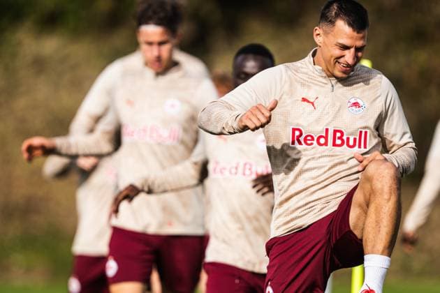SOCCER - UEFA EL, RBS vs Ferencvaros SALZBURG,AUSTRIA,22.OCT.25 - SOCCER - UEFA Europa League, Red Bull Salzburg vs Ferencvaros Budapest, preview, training RBS. Image shows Stefan Lainer (RBS).  GEPAxpictures xJulioxArellano