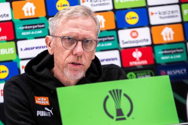 SOCCER - UEFA ECL, Rapid vs Fiorentina VIENNA,AUSTRIA,22.OCT.25 - SOCCER - UEFA Conference League, SK Rapid Wien vs ACF Fiorentina, preview, press conference, PK, Pressekonferenz Rapid. Image shows head coach Peter Stoeger (Rapid).  GEPAxpictures xPhilippxBrem