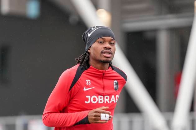 Jordy Makengo SC Freiburg, 33 , last media training session of SC Freiburg before the third Europa League match in the league phase, Germany, Football, UEFA Europa League, Matchday 3, 2025 2026, SC Freiburg vs FC Utrecht, 22 10 2025, last media training session of SC Freiburg before the third Europa League match in the league phase, Europa Park Stadion, Freiburg, Germany Freiburg Europa Park Stadion Baden Württemberg Germany Copyright: xArnexAmbergx