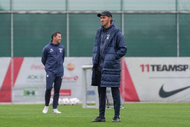 Julian Schuster SC Freiburg, Coach , last media training session of SC Freiburg before the third Europa League match in the league phase, Germany, Football, UEFA Europa League, Matchday 3, 2025 2026, SC Freiburg vs FC Utrecht, 22 10 2025, last media training session of SC Freiburg before the third Europa League match in the league phase, Europa Park Stadion, Freiburg, Germany Freiburg Europa Park Stadion Baden Württemberg Germany Copyright: xArnexAmbergx