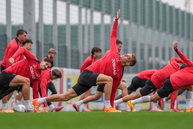 Philipp Lienhart SC Freiburg, 03 , last media training session of SC Freiburg before the third Europa League match in the league phase, Germany, Football, UEFA Europa League, Matchday 3, 2025 2026, SC Freiburg vs FC Utrecht, 22 10 2025, last media training session of SC Freiburg before the third Europa League match in the league phase, Europa Park Stadion, Freiburg, Germany Freiburg Europa Park Stadion Baden Württemberg Germany Copyright: xArnexAmbergx