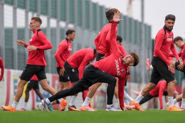 Philipp Treu SC Freiburg, 29 , last media training session of SC Freiburg before the third Europa League match in the league phase, Germany, Football, UEFA Europa League, Matchday 3, 2025 2026, SC Freiburg vs FC Utrecht, 22 10 2025, last media training session of SC Freiburg before the third Europa League match in the league phase, Europa Park Stadion, Freiburg, Germany Freiburg Europa Park Stadion Baden Württemberg Germany Copyright: xArnexAmbergx