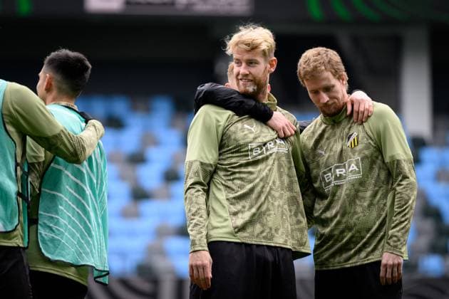 251022 Filip Helander and Simon Gustafson during a training session with Häcken on October 22, 2025 in Gothenburg Photo Carl Sandin BILDBYRAN kod CS CS0799 fotboll football soccer fotball uefa conference league conference league träning practice training häcken bbeng  Copyright: CARLxSANDIN BB251022CS028