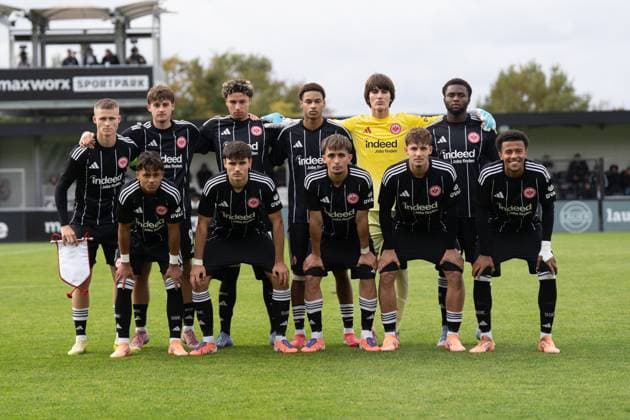 22 10 2025, xhfmx, Football UEFA Youth League, Eintracht Frankfurt FC Liverpool Team Photo Eintracht Frankfurt U19 vs Liverpool DFL DFB REGULATIONS PROHIBIT ANY USE OF PHOTOGRAPHS as IMAGE SEQUENCES and or QUASI VIDEO Dreieich