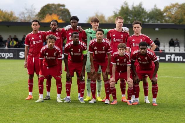 22 10 2025, xhfmx, Football UEFA Youth League, Eintracht Frankfurt FC Liverpool Mannschaftsfoto Liverpool U19 DFL DFB REGULATIONS PROHIBIT ANY USE OF PHOTOGRAPHS as IMAGE SEQUENCES and or QUASI VIDEO Dreieich