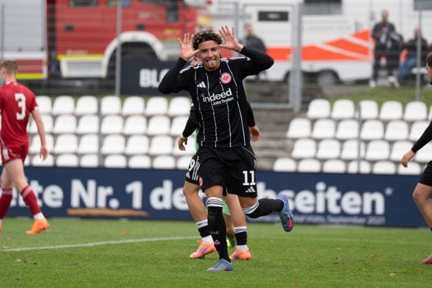 22 10 2025, xhfmx, Football UEFA Youth League, Eintracht Frankfurt FC Liverpool Alessandro Gaul Souza Eintracht Frankfurt U19 celebrates his goal for 2 2 against Liverpool Tor, Goal, Jubel, Celebration DFL DFB REGULATIONS PROHIBIT ANY USE OF PHOTOGRAPHS as IMAGE SEQUENCES and or QUASI VIDEO Dreieich