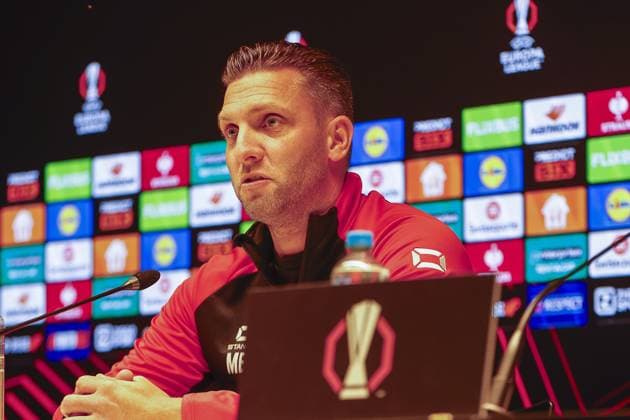 DEVENTER , 22-10-2025 , Stadium De Adelaarshorst , season 2025 2026 , UEFA Europa League League phase . press conference, PK, Pressekonferenz and training before the Europa League match between Go Ahead Eagles and Aston Villa, Picture shows GA Eagles trainer coach Melvin Boel at press conference Press conference and training before Go Ahead Eagles - Aston Villa  x31639847x Copyright: