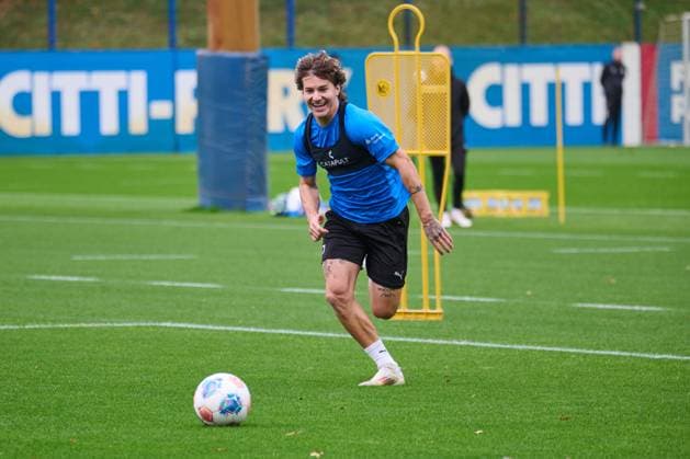 22 10 2025, Football, Men, 2 BL, Season 2025 2026, Training Holstein Kiel John Tolkin back on the pitch after injury Kiel, Projensdorf Projensdorf, Training ground Schleswig Holstein Germany