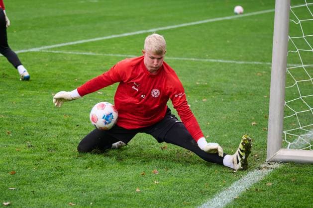 22 10 2025, Soccer, Men, 2 BL, Season 2025 2026, Training Holstein Kiel Goalkeeper Lio Rothenhagen U20 National Goalkeeper Kiel, Projensdorf Projensdorf, Training ground Schleswig Holstein Germany
