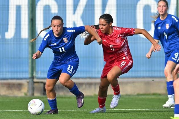 SERBIA U17, U 17 vs DENMARK U17 MARIJA BURGIC vs JENNY COLDING DJIKE NGOUNOU football U17 national team, Nationalteam Srbia vs Denmark Evropean championship qualification match at sports center FSS, Stara Pazova 22.10.2025 Foto: FOOTBALL, SERBIA U17, DENMARK U17, European Championship, EM, Europameisterschaft QUALIFICATION Stara Pazova Sports center Stara Pazova Serbia Copyright: xMarkoxMetlas xMNxPressx