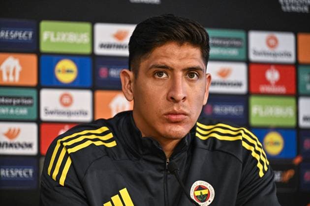 Ahead of the Fenerbahce v Stuttgart - UEFA Europa League ISTANBUL, TURKIYE - OCTOBER 22: Fenerbahce head coach Domenico Tedesco (not seen) and player Edson Alvarez speak during a press conference, PK, Pressekonferenz at Fenerbahce Can Bartu Facilities ahead of the UEFA Europa League week 3 match against German team Stuttgart in Istanbul, Turkiye, on October 22, 2025. Muhammed Enes Yildirim Anadolu Istanbul Turkey. Editorial use only. Please get in touch for any other usage.  Copyright: x2025xAnadoluxMuhammedxEnesxYildirimx