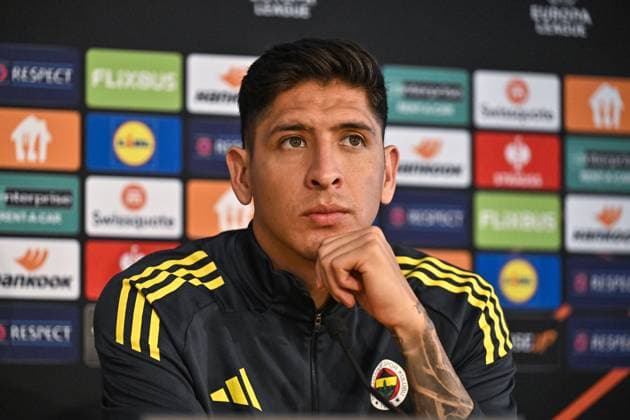 Ahead of the Fenerbahce v Stuttgart - UEFA Europa League ISTANBUL, TURKIYE - OCTOBER 22: Fenerbahce head coach Domenico Tedesco (not seen) and player Edson Alvarez speak during a press conference, PK, Pressekonferenz at Fenerbahce Can Bartu Facilities ahead of the UEFA Europa League week 3 match against German team Stuttgart in Istanbul, Turkiye, on October 22, 2025. Muhammed Enes Yildirim Anadolu Istanbul Turkey. Editorial use only. Please get in touch for any other usage.  Copyright: x2025xAnadoluxMuhammedxEnesxYildirimx