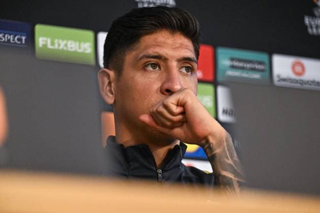 Ahead of the Fenerbahce v Stuttgart - UEFA Europa League ISTANBUL, TURKIYE - OCTOBER 22: Fenerbahce head coach Domenico Tedesco (not seen) and player Edson Alvarez speak during a press conference, PK, Pressekonferenz at Fenerbahce Can Bartu Facilities ahead of the UEFA Europa League week 3 match against German team Stuttgart in Istanbul, Turkiye, on October 22, 2025. Muhammed Enes Yildirim Anadolu Istanbul Turkey. Editorial use only. Please get in touch for any other usage.  Copyright: x2025xAnadoluxMuhammedxEnesxYildirimx