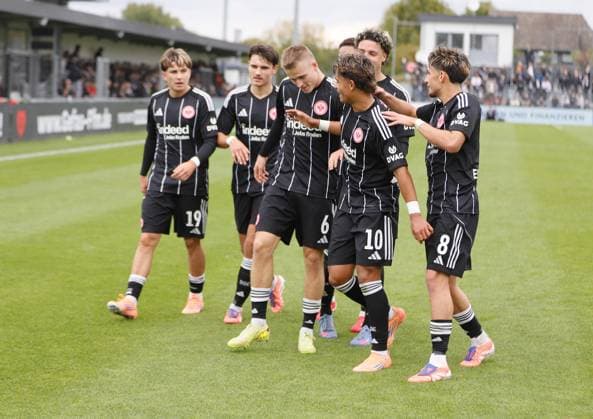 22 10 2025 xphx Dreieich UEFA Youth League 2025 2026 Eintracht Frankfurt FC Liverpool U19 Goal celebration after the goal for 3 3 by Noah Fenyö Eintracht Frankfurt