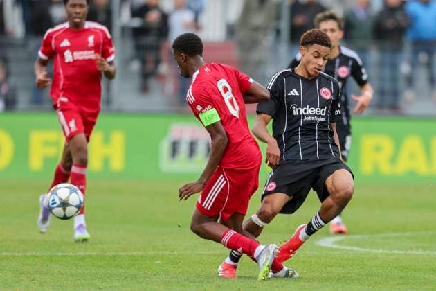 Football UEFA Youth League Eintracht Frankfurt Liverpool FC 07 09 25, Trey Nyoni Liverpool , Yannis Ahouannou Frankfurt