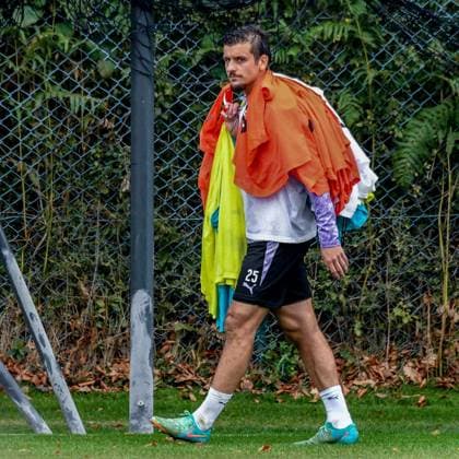 Adam Dzwigala Pauli walks off the pitch wearing a shirt Germany , Hamburg , Training ground at Kollaustrasse , Football , 1 Bundesliga , Training of FC St Pauli