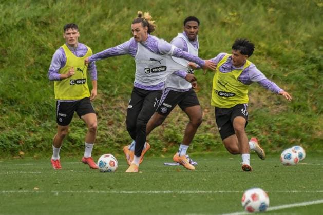 Jackson Irvine Nick Schmidt Pauli Germany , Hamburg , Training ground at Kollaustrasse , Football , 1 Bundesliga , Training of FC St Pauli