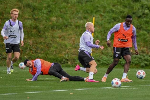 Manolis Saliakas Louis Oppie Abdoulie Ceesay Pauli Germany , Hamburg , Training ground at Kollaustrasse , Football , 1 Bundesliga , Training of FC St Pauli
